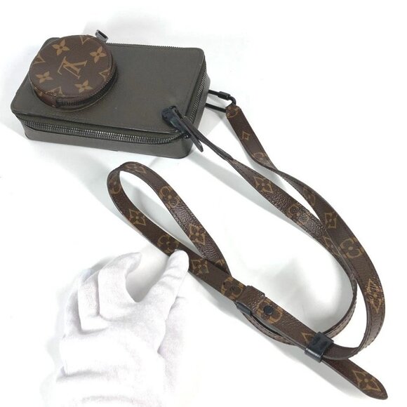 LOUIS VUITTON M30581 Taiga Monogram Phone box Pochette Bag Shoulder Bag - Picture 4 of 14